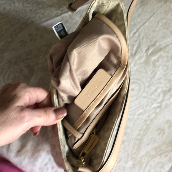 Michael Kors Jet Set Messenger NWT - Picture 6 of 6